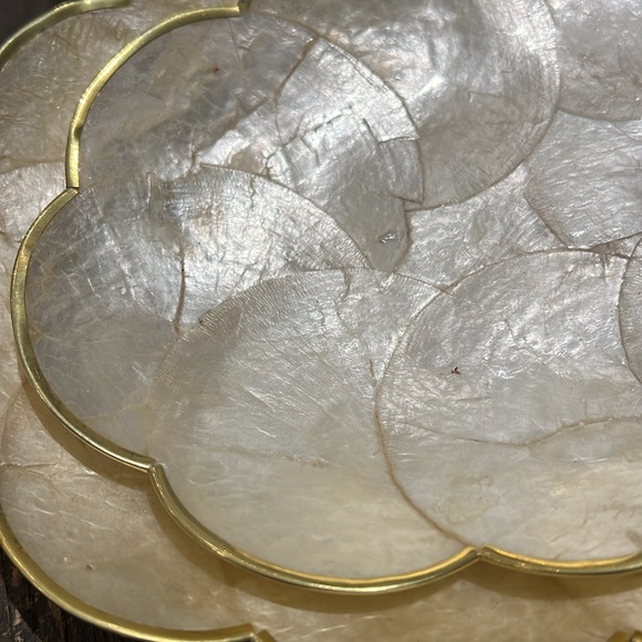 VINTAGE Capiz shell decorative trays with gold rim - Picture 6 of 9